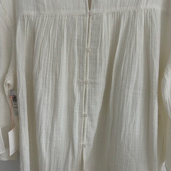 Aritzia button down blouse - NWT - Picture 6 of 9